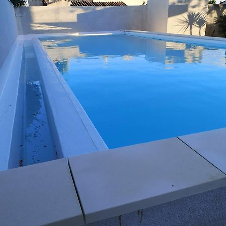 Appartement Dans Villa Avec Piscine Et Jardin Marguerittes Ngoại thất bức ảnh