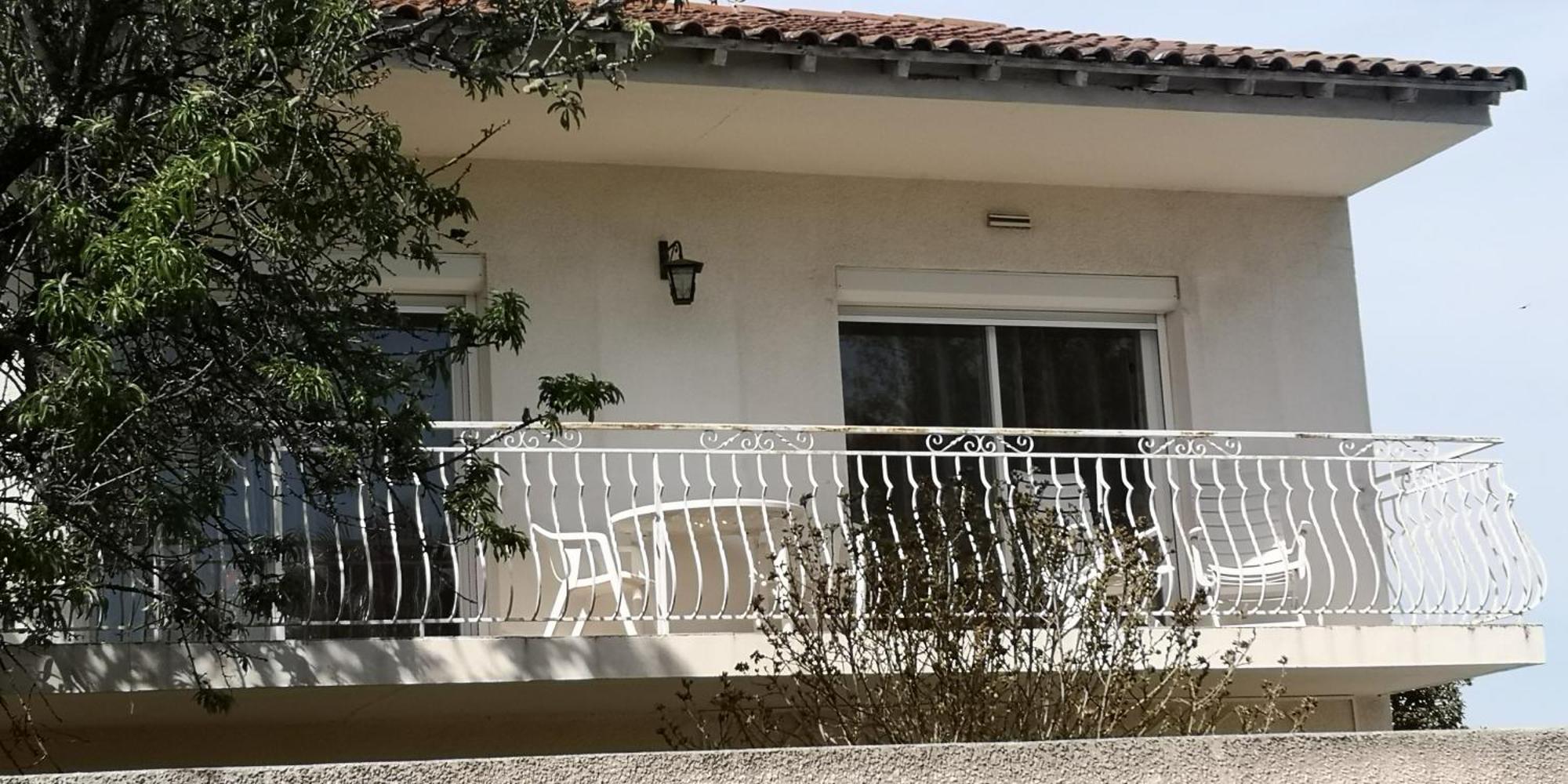 Appartement Dans Villa Avec Piscine Et Jardin Marguerittes Ngoại thất bức ảnh