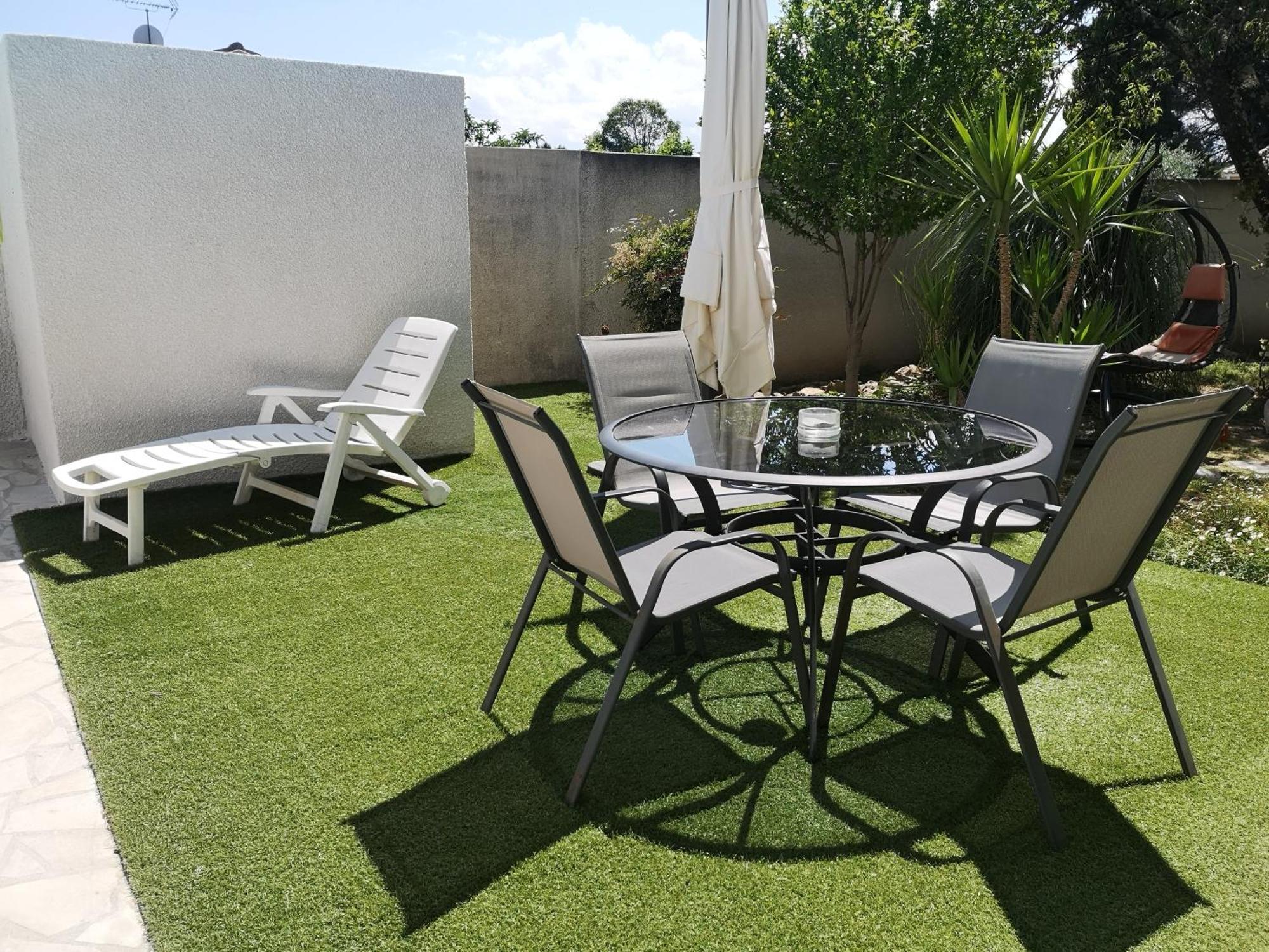 Appartement Dans Villa Avec Piscine Et Jardin Marguerittes Ngoại thất bức ảnh