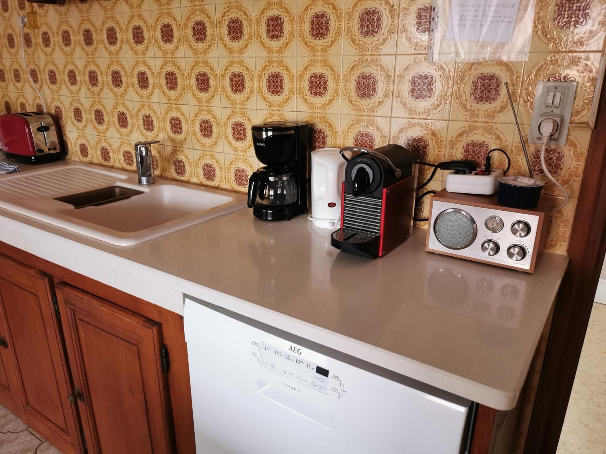 Appartement Dans Villa Avec Piscine Et Jardin Marguerittes Ngoại thất bức ảnh