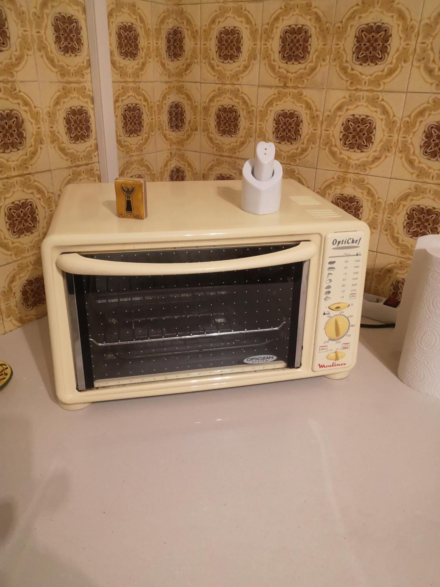 Appartement Dans Villa Avec Piscine Et Jardin Marguerittes Ngoại thất bức ảnh